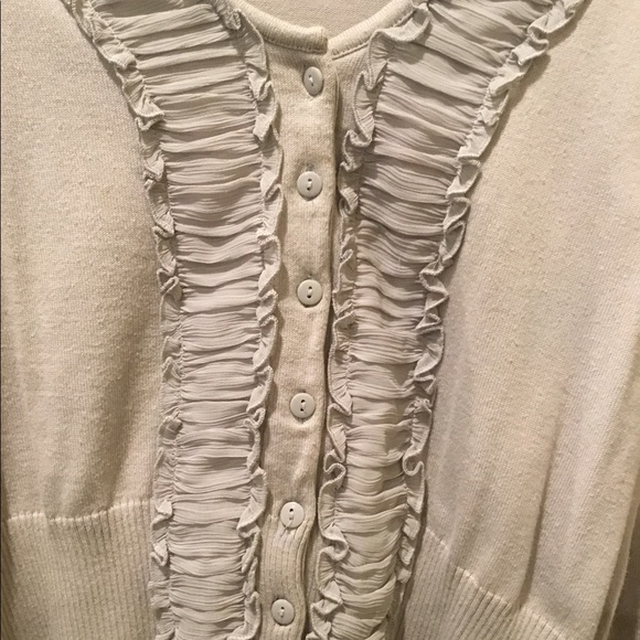 ELLE Cropped Ruffle Sweater - Picture 2 of 6